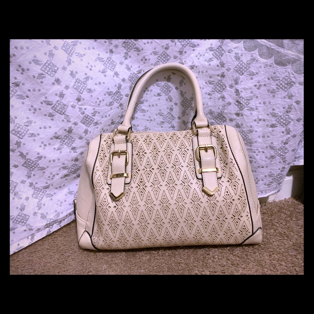 ✨ Apt 9 Shoulder Bag ✨